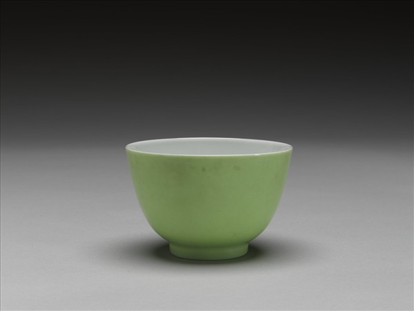 綠釉杯