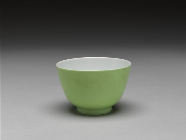綠釉杯