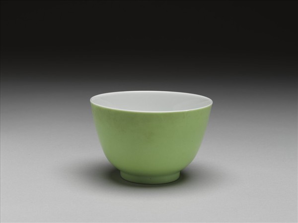 綠釉杯