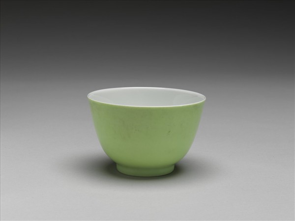 綠釉杯
