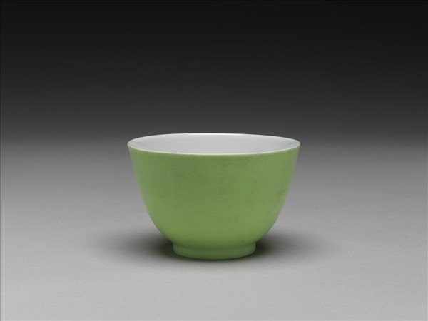 綠釉杯