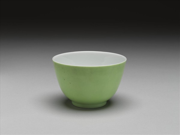 綠釉杯