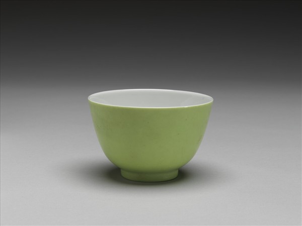 綠釉杯