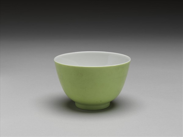 綠釉杯
