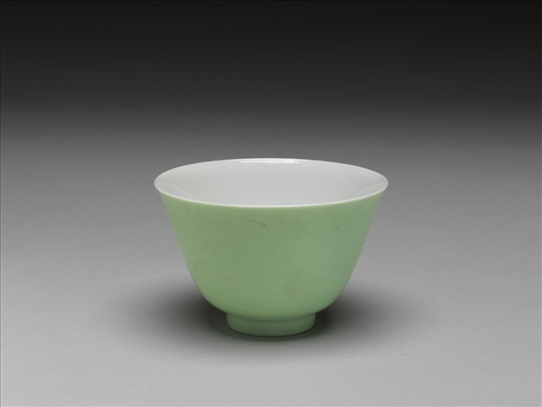 綠釉杯