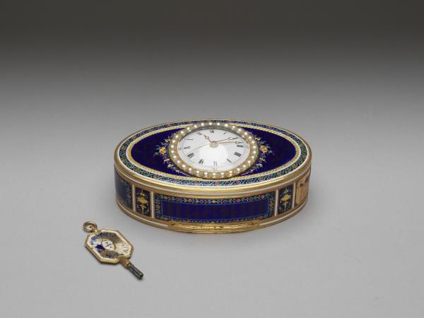 銅胎琺瑯嵌珠鑲錶鼻煙盒