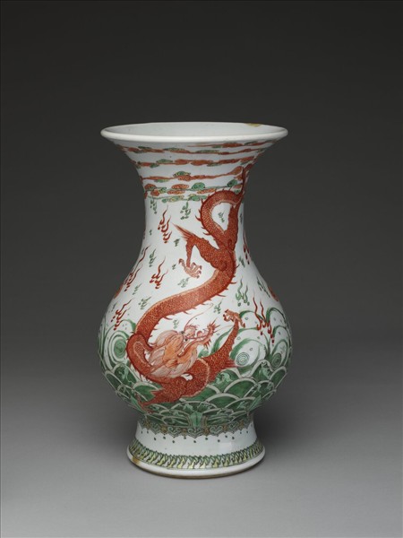 五彩波濤龍紋瓶