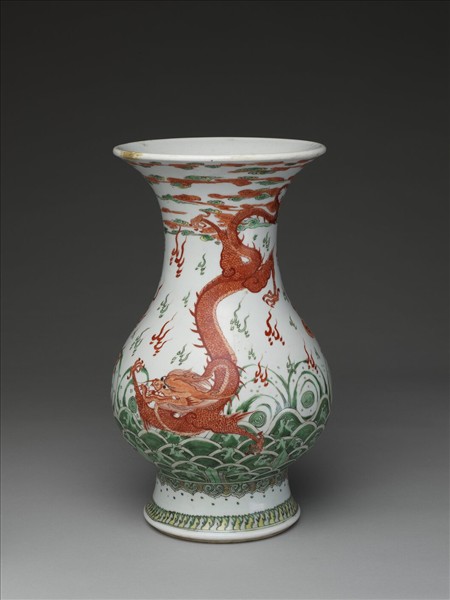 五彩波濤龍紋瓶
