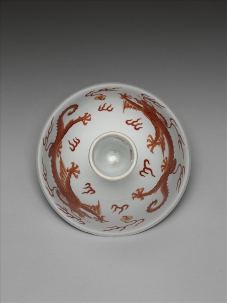 描紅雙龍戲珠紋高足碗