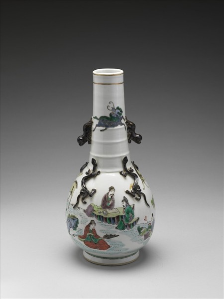 五彩人物蟠螭紋獸耳瓶