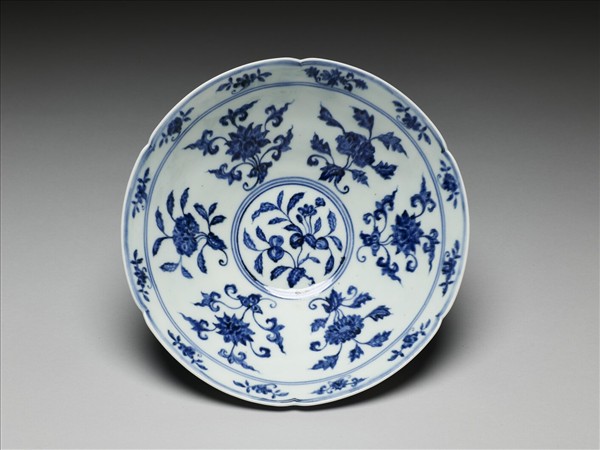 青花花果紋葵口碗