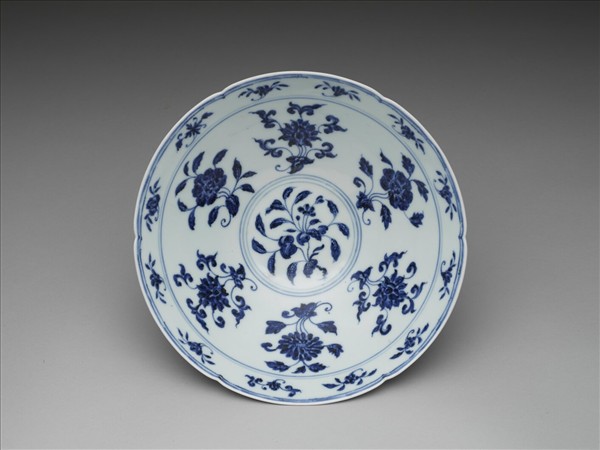 青花花果紋葵口碗