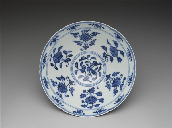 青花花果紋葵口碗