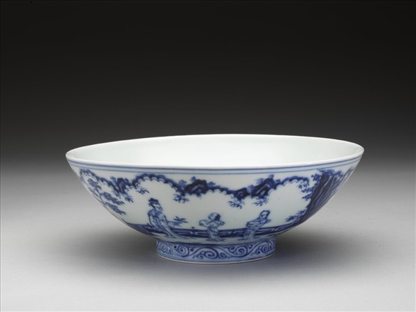 青花庭園仕女圖碗