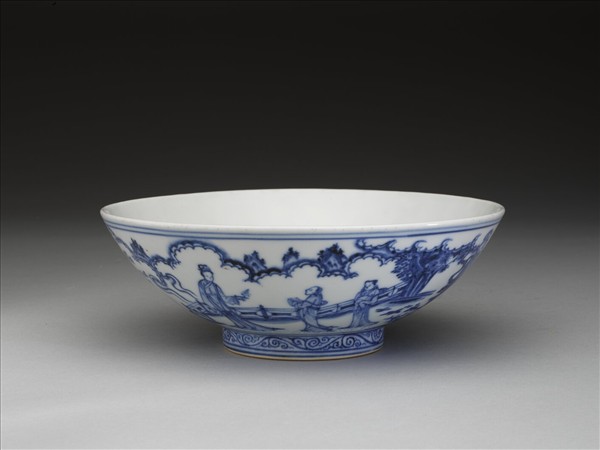 青花庭園仕女圖碗