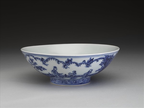 青花庭園仕女圖碗