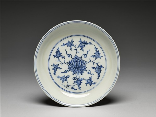 青花番蓮紋盤