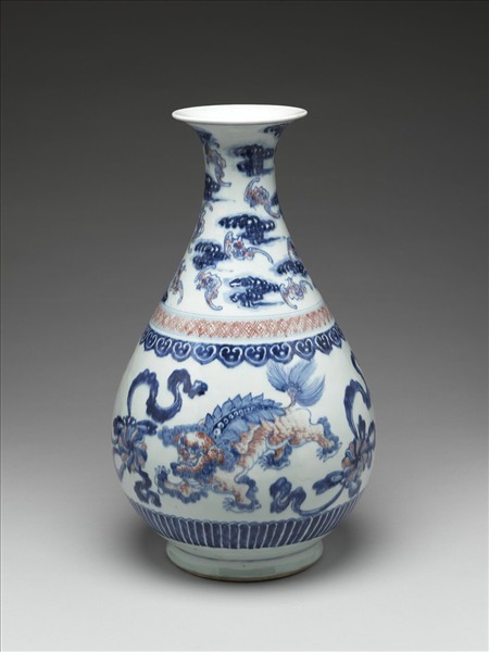 青花釉裡紅雲蝠獅子紋玉壺春瓶