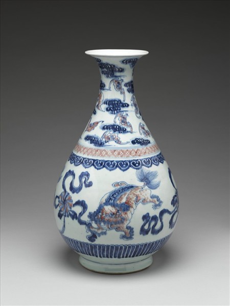 青花釉裡紅雲蝠獅子紋玉壺春瓶