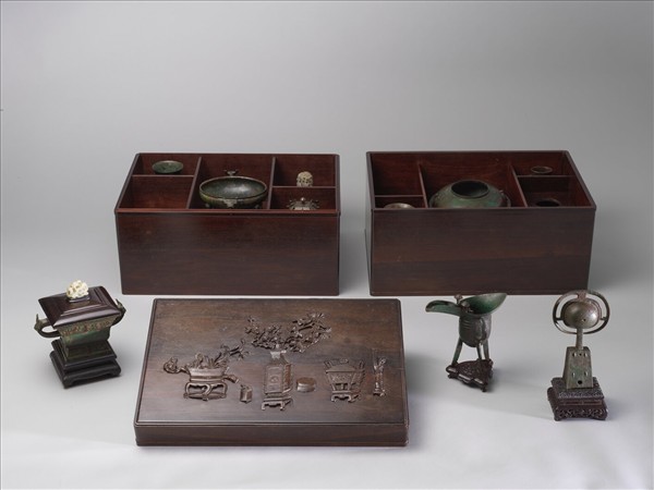 雕紫檀博古圖匣