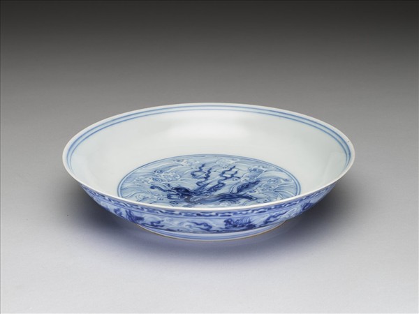 青花波濤海獸紋盤