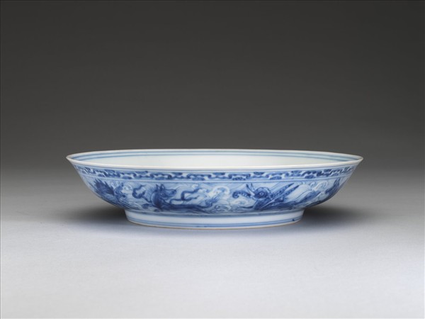 青花波濤海獸紋盤