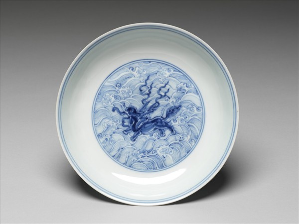 青花波濤海獸紋盤
