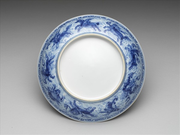 青花波濤海獸紋盤