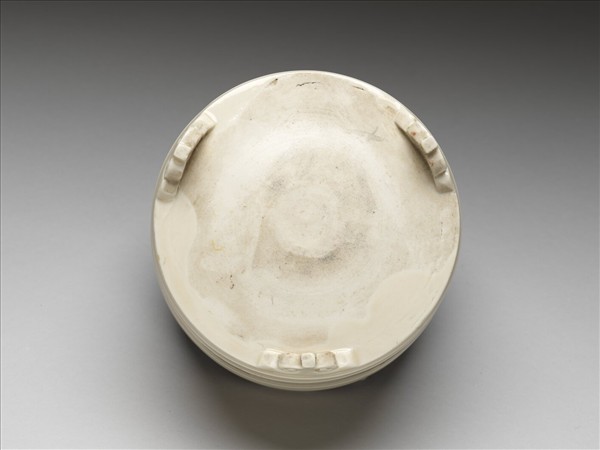 德化窯 白瓷夔龍紋三足爐