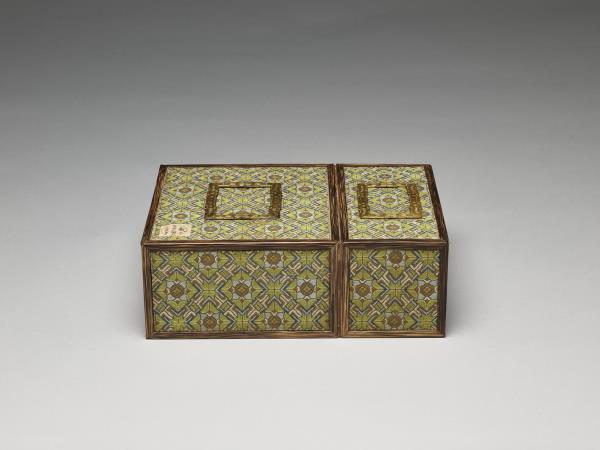 乾隆「采挹流霞」箱