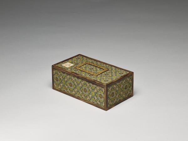 乾隆「采挹流霞」箱