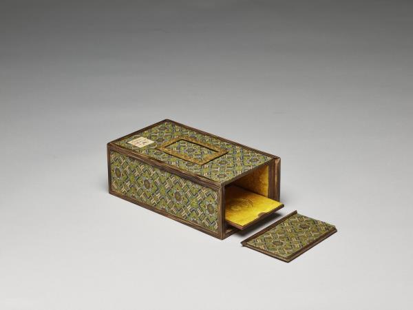 乾隆「采挹流霞」箱