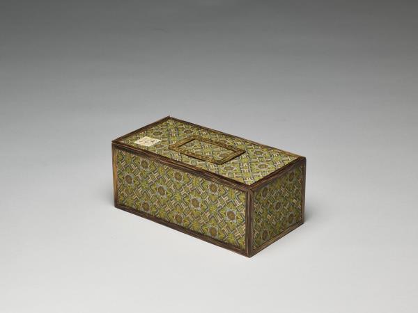 乾隆「采挹流霞」箱