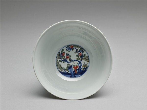 五彩蟠桃紋高足碗