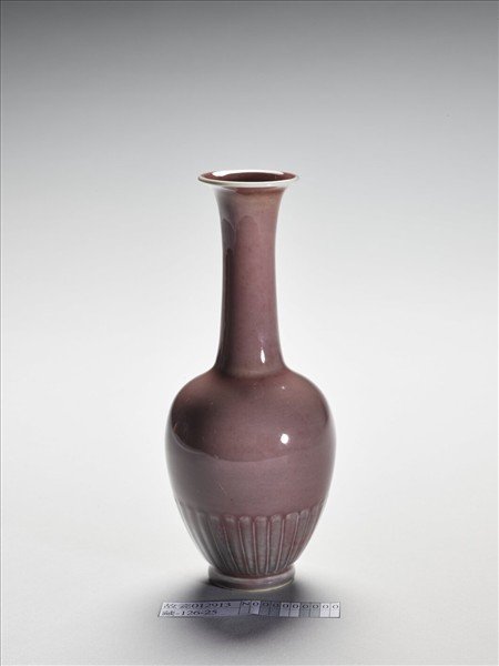 紅釉瓶