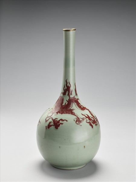 青瓷釉裡紅龍紋瓶