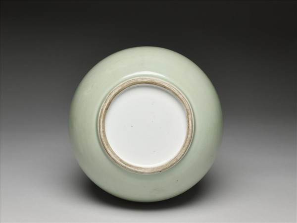 青瓷釉裡紅龍紋瓶