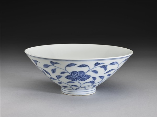 青花月季花紋碗