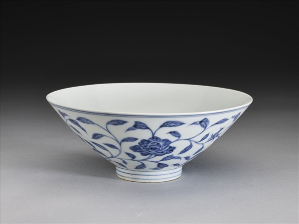 青花月季花紋碗