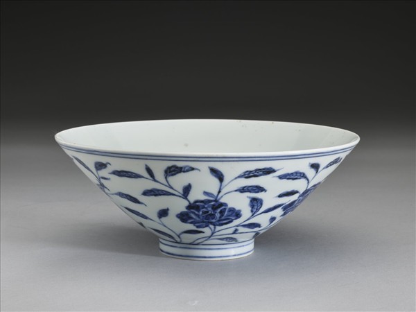 青花月季花紋碗