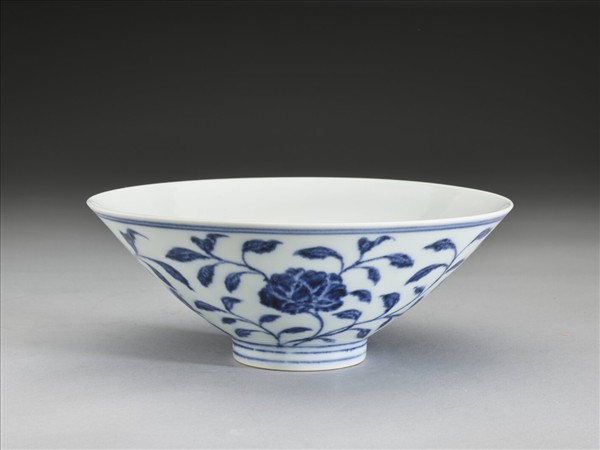 青花月季花紋碗
