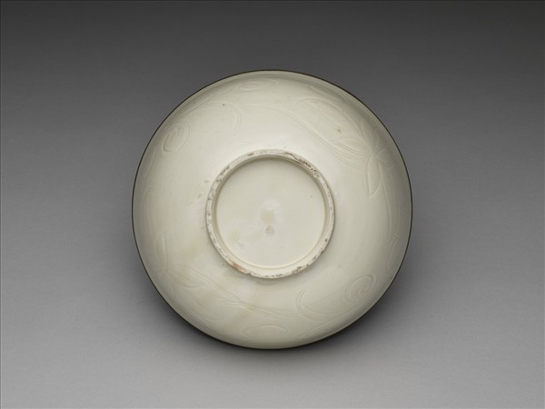 定窯 白瓷劃花蓮花紋碗