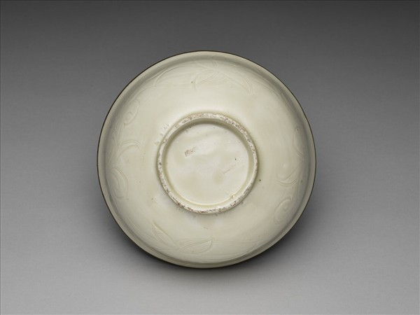 定窯 白瓷劃花蓮花紋碗