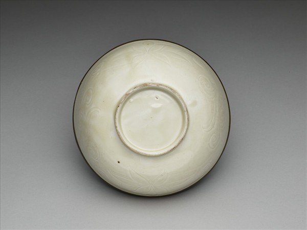 定窯 白瓷劃花蓮花紋碗