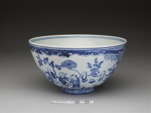 青花嬰戲圖碗