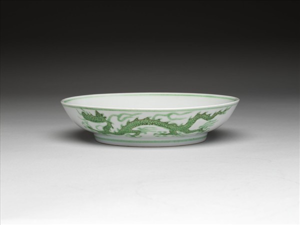 綠彩雲龍紋盤