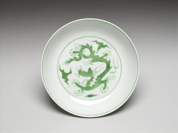 綠彩雲龍紋盤