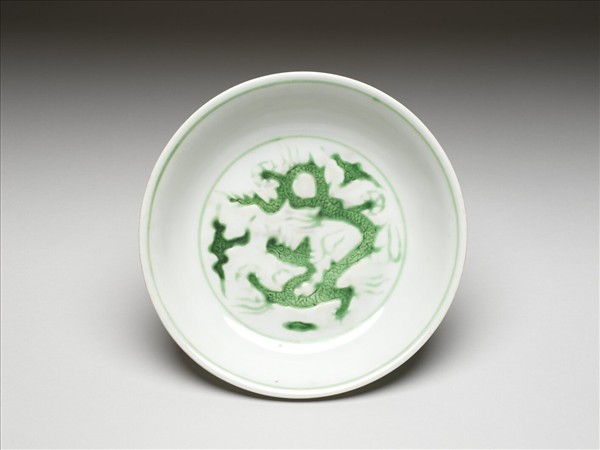 綠彩雲龍紋盤
