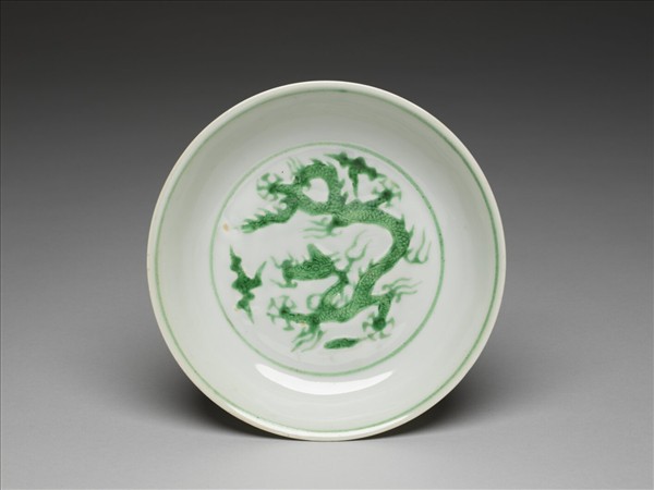 綠彩雲龍紋盤
