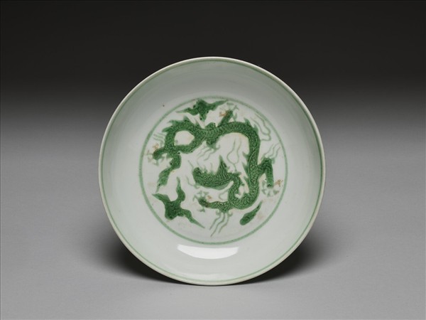 綠彩雲龍紋盤